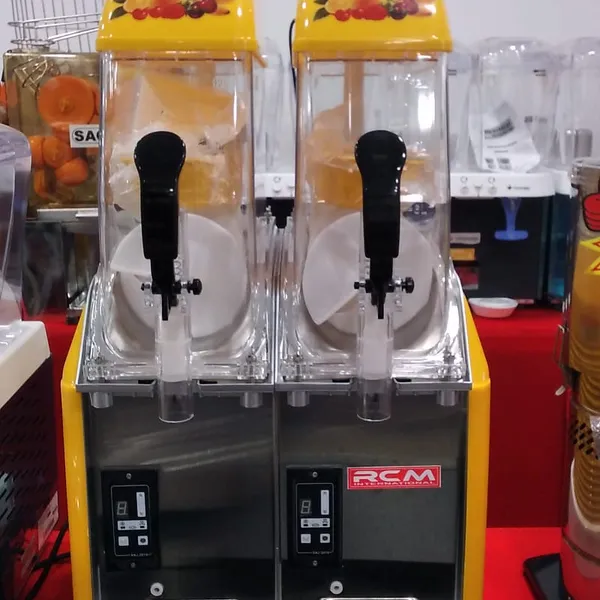 Maquina granizadora-refresquera